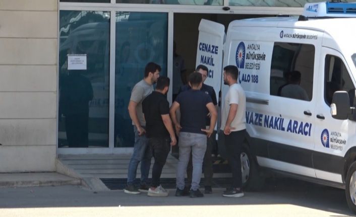 Ağabeyi tarafından 14 bıçak darbesi ile öldürülen genç kızın cenazesi teslim alındı