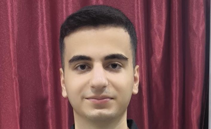 Ağrı Hüseyin Celal Yardımcı Fen Lisesi öğrencisi YKS’de Türkiye birinciliği elde etti