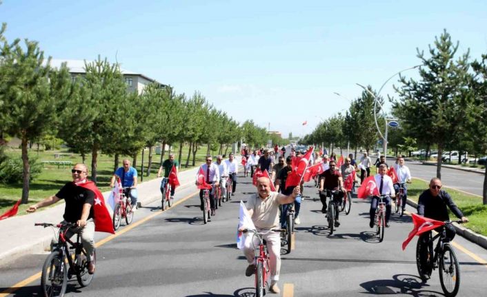 Ağrı’da 15 Temmuz anısına bisiklet turu düzenlendi