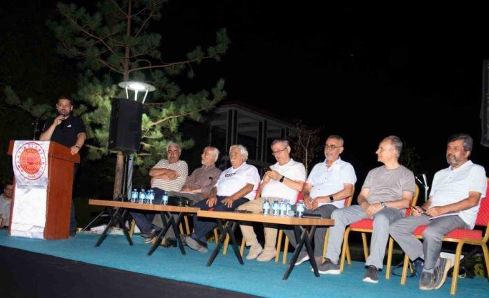 Ahlat’ta ’Şiir Gecesi’ne yoğun ilgi