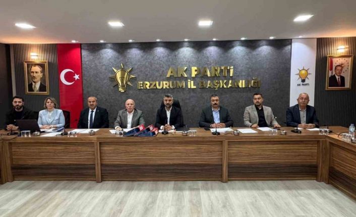 AK Parti Grubu, Küçükoğlu ve Sekmen ile bir araya geldi