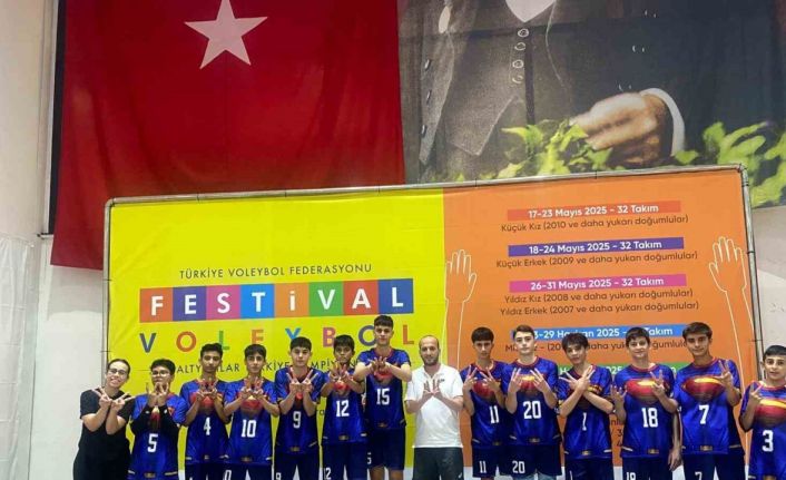 Akhisar’ın Efeleri sahada tarih yazdı