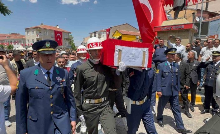 Aksaraylı şehit Özkan Özkanlı dualarla son yolculuğuna uğurlandı