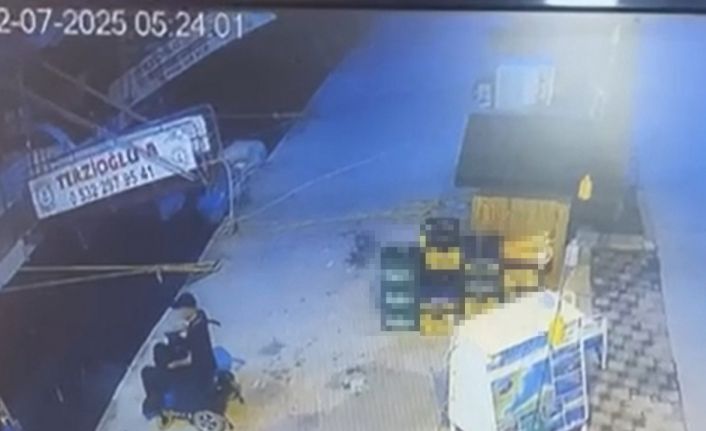 Akülü sandalye ile geldiği iskeleden kendini denize bıraktı