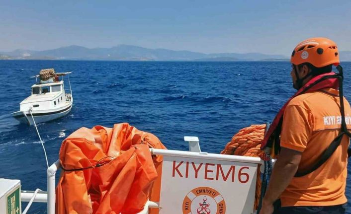 Akyarlar açıklarında sürüklenen tekne kurtarıldı