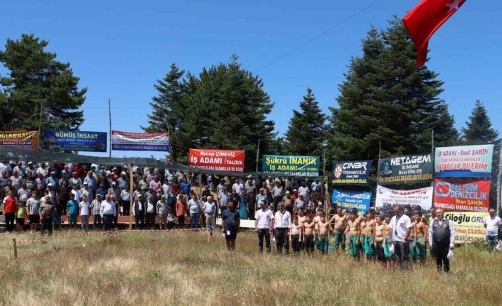 Alaçam’daki şenlikte Başpehlivan Resul Güne orman şehitleri adına güreşti