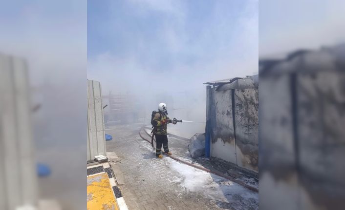 Alevlere teslim olan konteyner kullanılamaz hale geldi