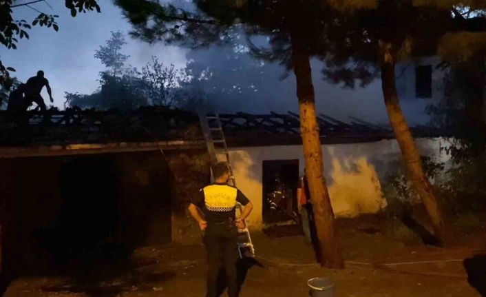 Alevlere teslim olan müştemilat kamerada