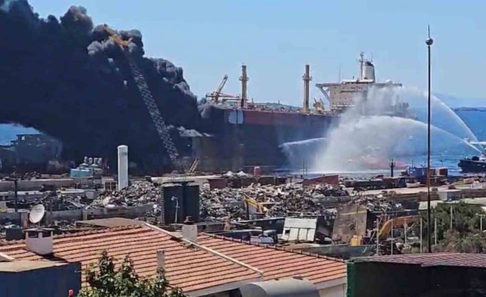Aliağa’da tanker gemide yangın devam ediyor