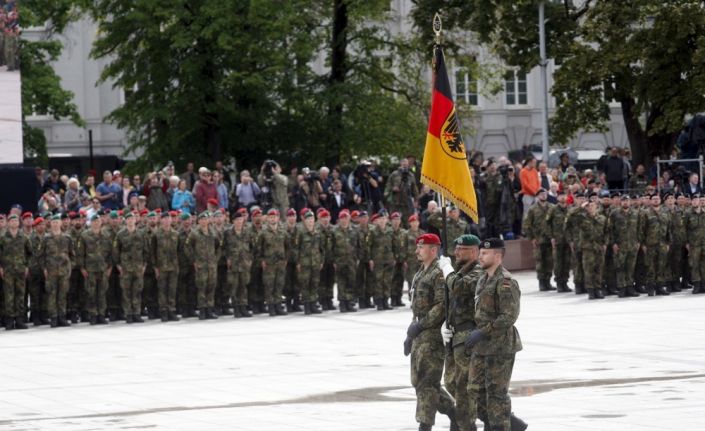 Almanya’da yeni askerlik planı: Önce gönüllü sonra zorunlu askerlik