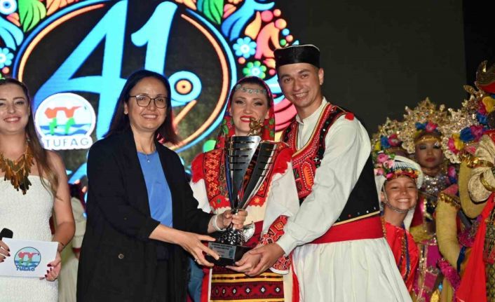 Altın Karanfil Halk Dansları Yarışması’nın kazananı Bulgaristan oldu