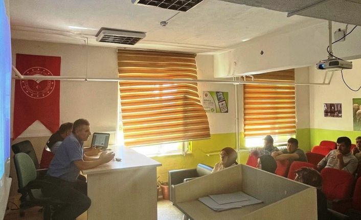 Altıntaş’ta besi sığırı yetiştiriciliği kursu açıldı