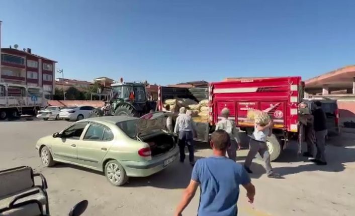 Amasya’da genç çiftçi, 8 ton patatesi halka ücretsiz dağıttı