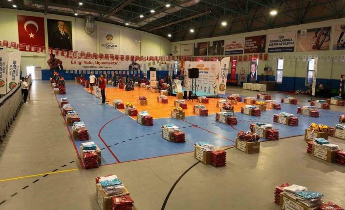 Amatör spor kulüplerine 10 Milyon TL değerinde malzeme desteği sağlandı