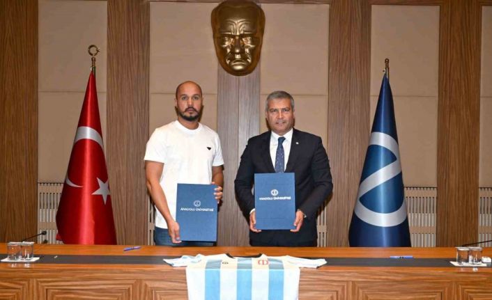 Anadolu Üniversitesi Spor Kulübü Futbol Şubesi Eskişehir Anadolu Spor Faaliyetler A.Ş.’ye devredildi