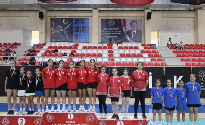 Anadolu Yıldızlar Ligi Badminton Grup Müsabakaları Bilecik’te tamamlandı