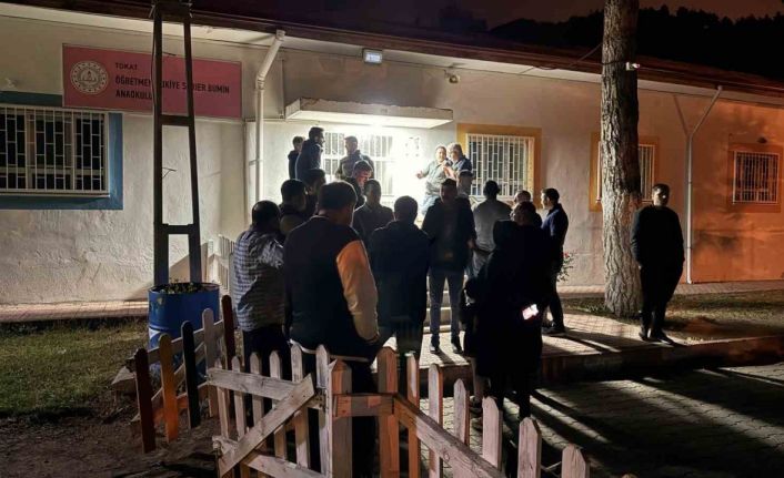 Anaokulu kayıt yoğunluğu velileri geceden sıraya soktu