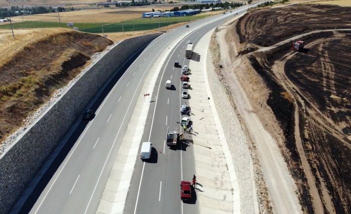 Anız dumanı zincirleme kazaya neden oldu: 7 araç birbirine girdi