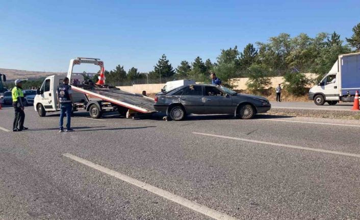 Ankara’da arızalanan otobüse kamyonet çarptı: 2 ölü, 1 ağır yaralı