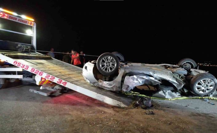 Ankara’da iki otomobil kafa kafaya çarpıştı: 3 ölü