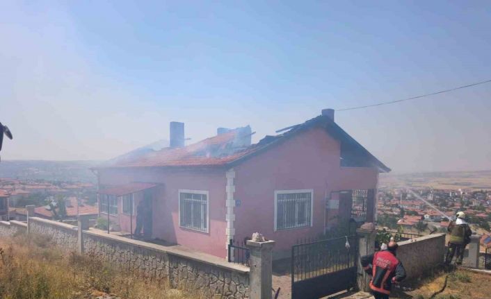 Anne ameliyattayken evde bıraktığı çocukların yangın çıkardığı iddiası