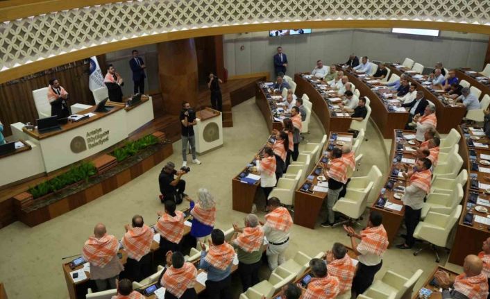 Antalya Büyükşehir Belediye Meclisi, Böcek’in tutuklanmasının ardından ilk kez toplandı