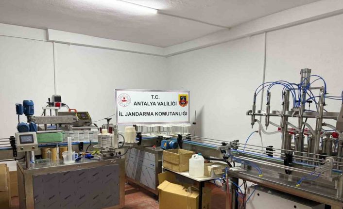 Antalya’da 46 bin litre sahte içki ele geçirildi: 3 tutuklama