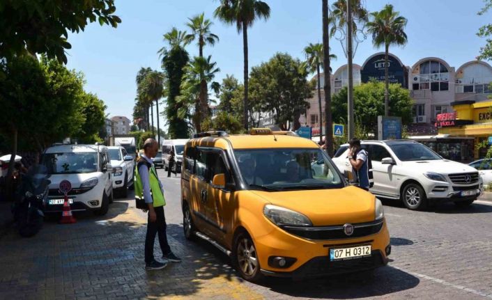 Antalya’da otobüs ve taksilere sıkı denetim