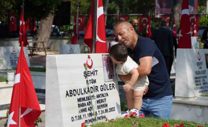 Antalya’da şehit annelerinin gözüyaşlı duaları 15 Temmuz’un acısını tazelendi