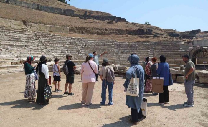 Antik Tiyatro’yu kara kalem çalıştılar