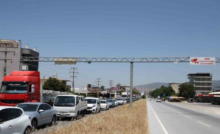 Araç kuyruğunun bir ucu Aydın, diğer ucu Muğla’da