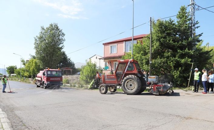 Ardahan’da mahallede temizlik ve bakım çalışması