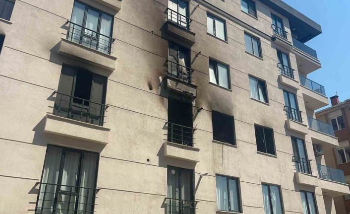 Avcılar’da yangın: 1’i ağır 3 yaralı