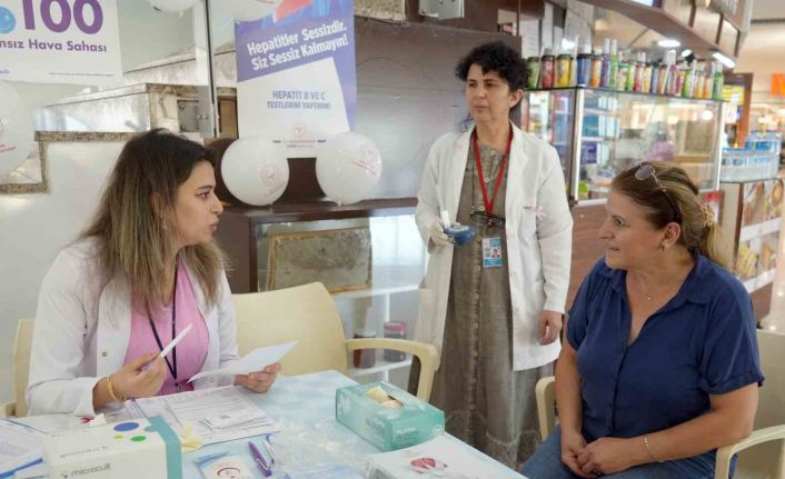 AVM’de vatandaşlara sigaranın zararları anlatıldı