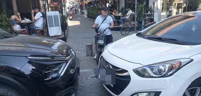 Aydın Efeler’de kaldırımlar, engelli ve yaya geçitleri sürekli işgal altında