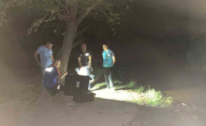 Ayvacık’ta dere kenarında kaybolan eski muhtar aranıyor