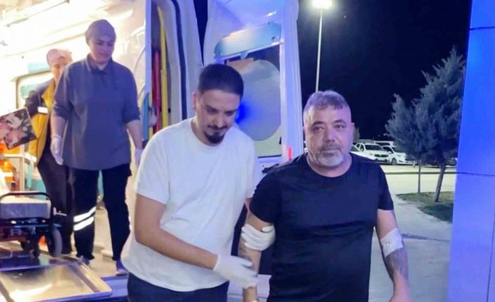 Bacağından vuruldu, sedyeyi reddedip yürüyerek acile girdi