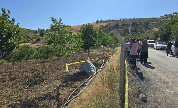 Bahçesinde kazı yaparken toprak altında kalan şahıs hayatını kaybetti