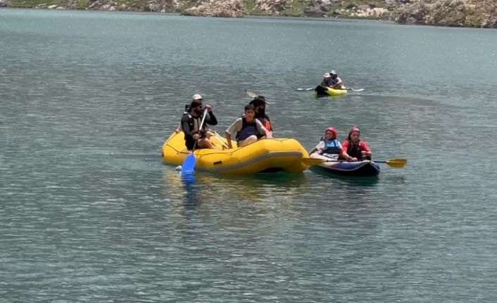 Bakan Ersoy Yüksekova’da