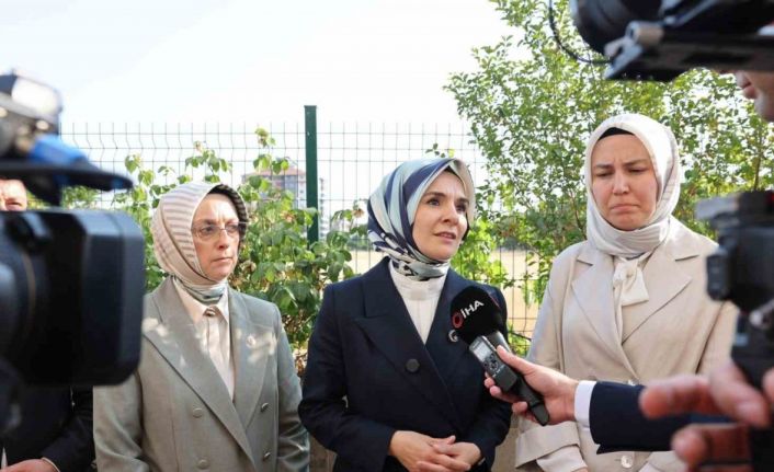 Bakan Göktaş: "Şehitlerimizin ailelerini ziyaret ettik. Terörsüz Türkiye hiçbir şekilde onlarsız bir süreç değil, onlarla beraber ilerlettiğimiz bir süreç"