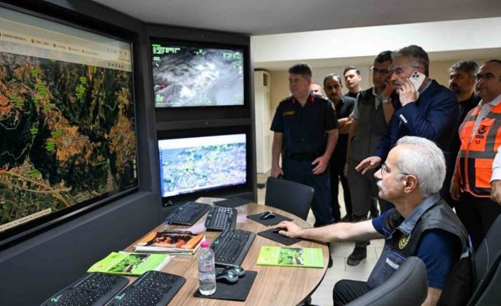 Bakan Uraloğlu: "Yangının yayılım hızı ve enerjisi önemli ölçüde kontrol altına alınmıştır"