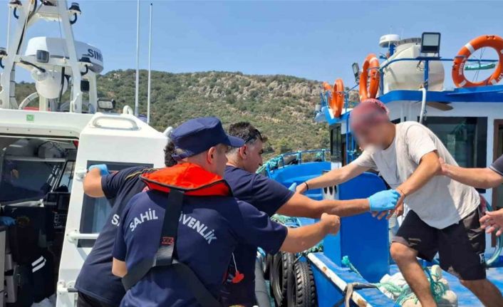 Balıkçı teknesinde rahatsızlanan vatandaşa tıbbi tahliye