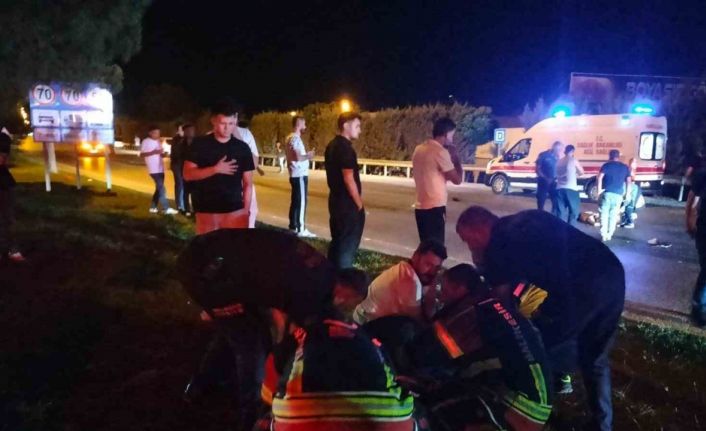 Balıkesir’de motosikletle otomobil kaza yaptı; 1ölü, 1 yaralı