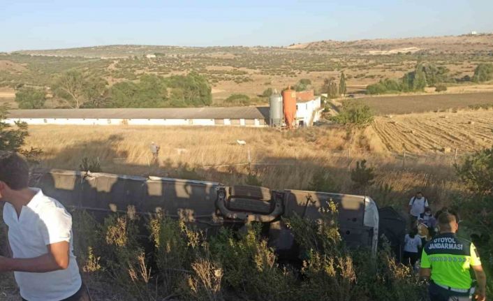 Balıkesir’de yolcu otobüsü devrildi: 1’i ağır 27 yaralı