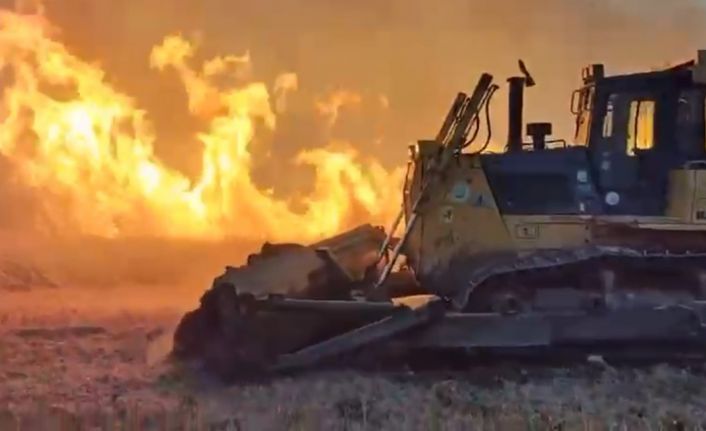 Balıkesir’deki arazi yangınına müdahale sürüyor