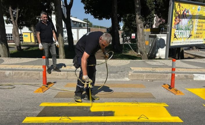 Bandırma’da yaya geçitleri yenileniyor