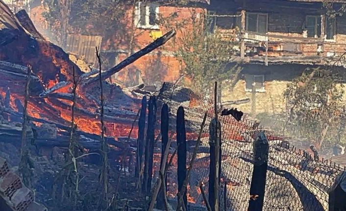 Bartın’da 2 saatte 8 yangın