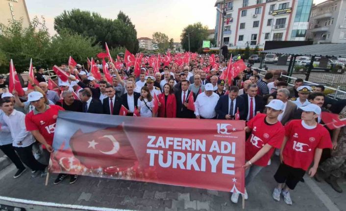 Bartın’da polisler, şehitlerin fotoğrafları ile yürüdü