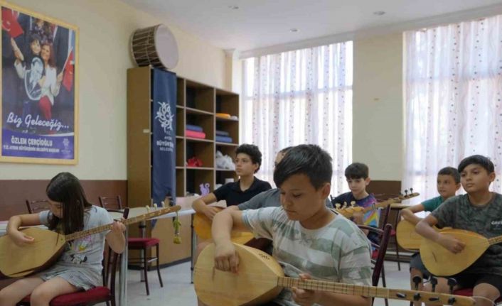 Başkan Çerçioğlu’ndan gençlere kültürel destek