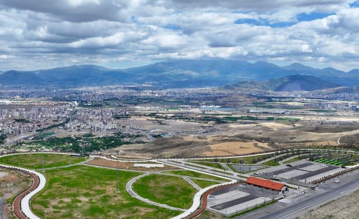 Başkan Çolakbayrakdar: "En güzel şehir manzaralı millet bahçesi, herkesin yeni gözdesi oldu"